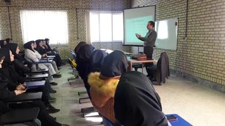 برگزاري كلاسهاي آموزشي در خصوص ايدز در مركز آموزش فني و حرفه اي شهرستان مراغه