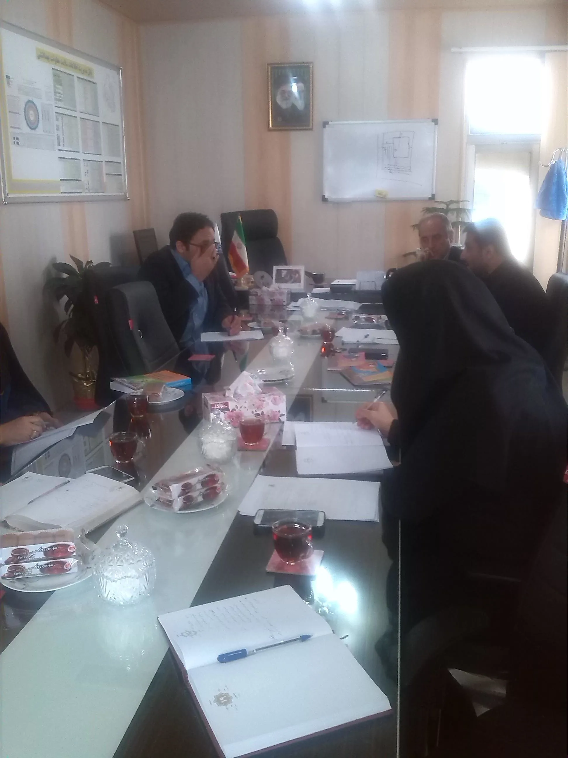جلسه هماهنگی حوزه معاونت بهداشتی با نمایندگان اداره آموزش وپرورش در راستای اجرای برنامه  ملی خودمراقبتی در مدارس 