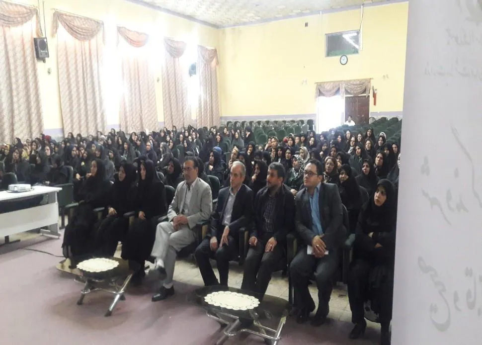 برگزاری جلسه آموزشی خود مراقبتی و سلامت دوران بلوغ برای والدین دانش آموزان به مناسبت هفته سلامت 