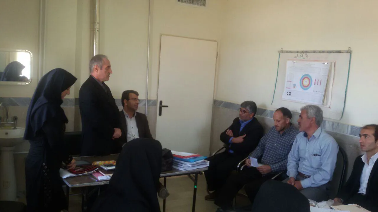 حضور معاون محترم بهداشتی در جمع صمیمی بهورزان مرکز داش آتان جهت تقدیر از حسن اجرای برنامه IRAPEN