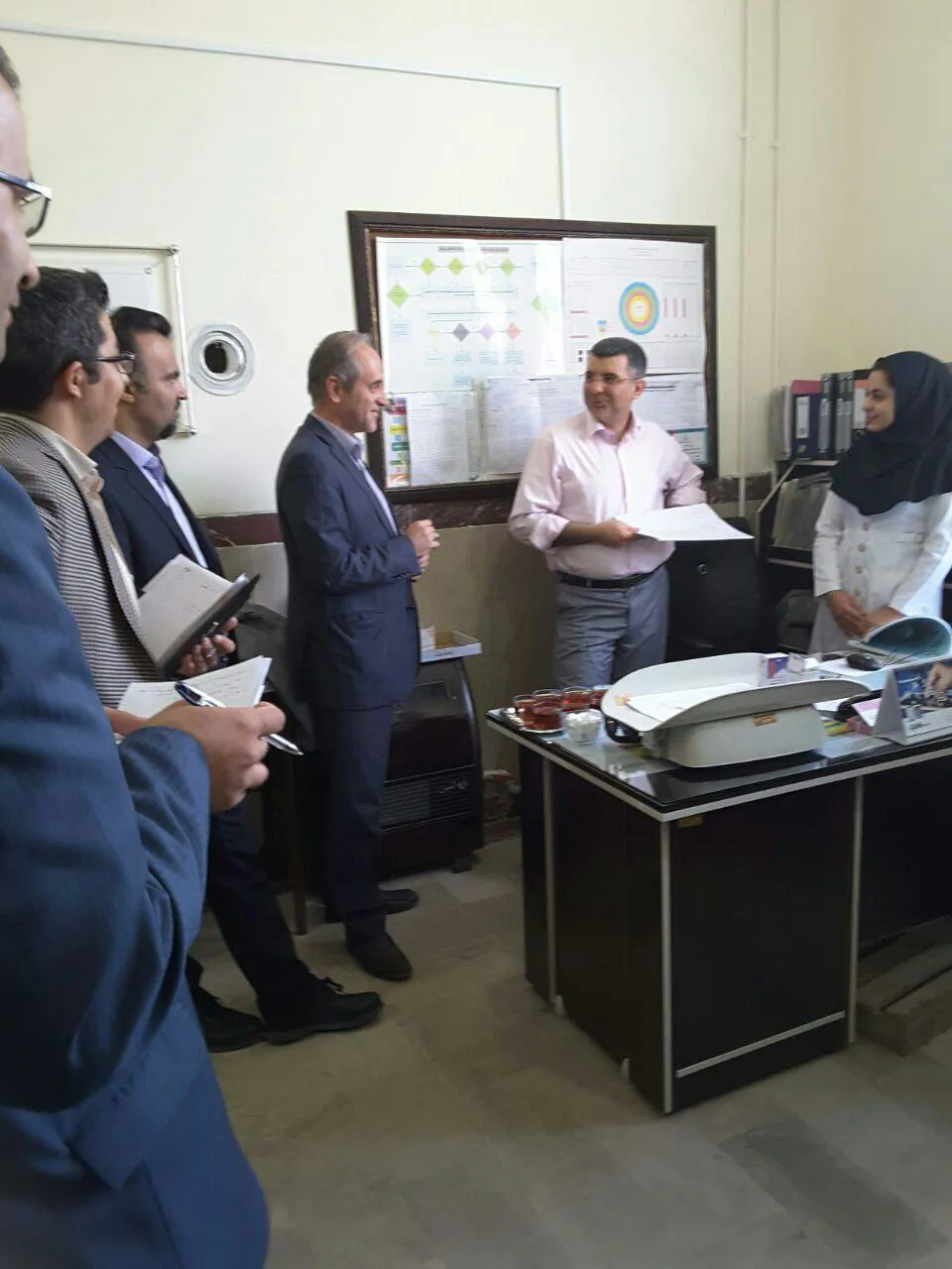 بازدید سرزده آقای دکتر حریرچی ، قائم مقام محترم وزیر و معاون کل وزارت بهداشت از مرکز خدمات جامع سلامت شماره یک هاشم اباد