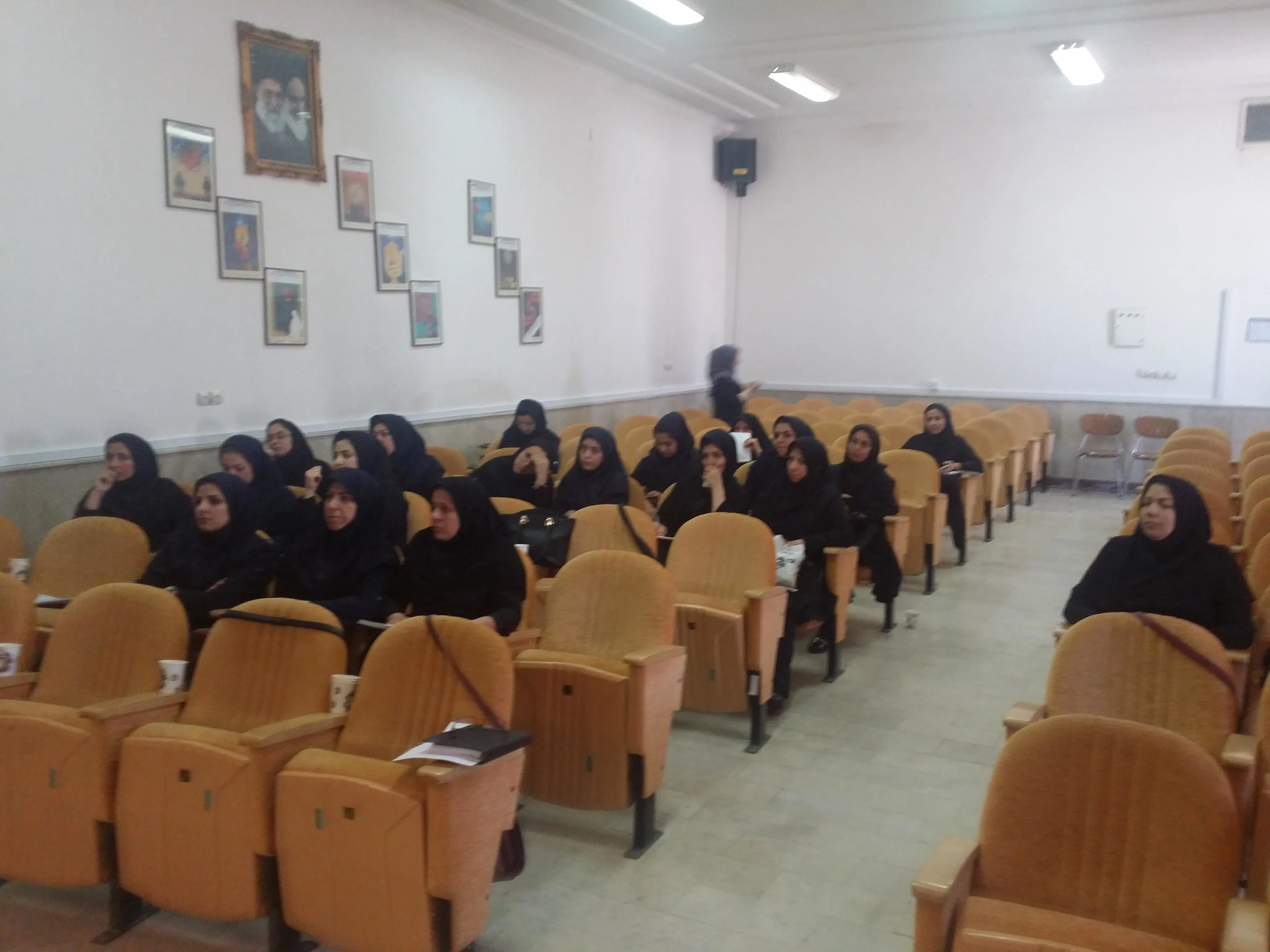 جلسه توجیهی ثبت مراقبت آمادگی خانوارها در برابر بلایا در سامانه سیب 