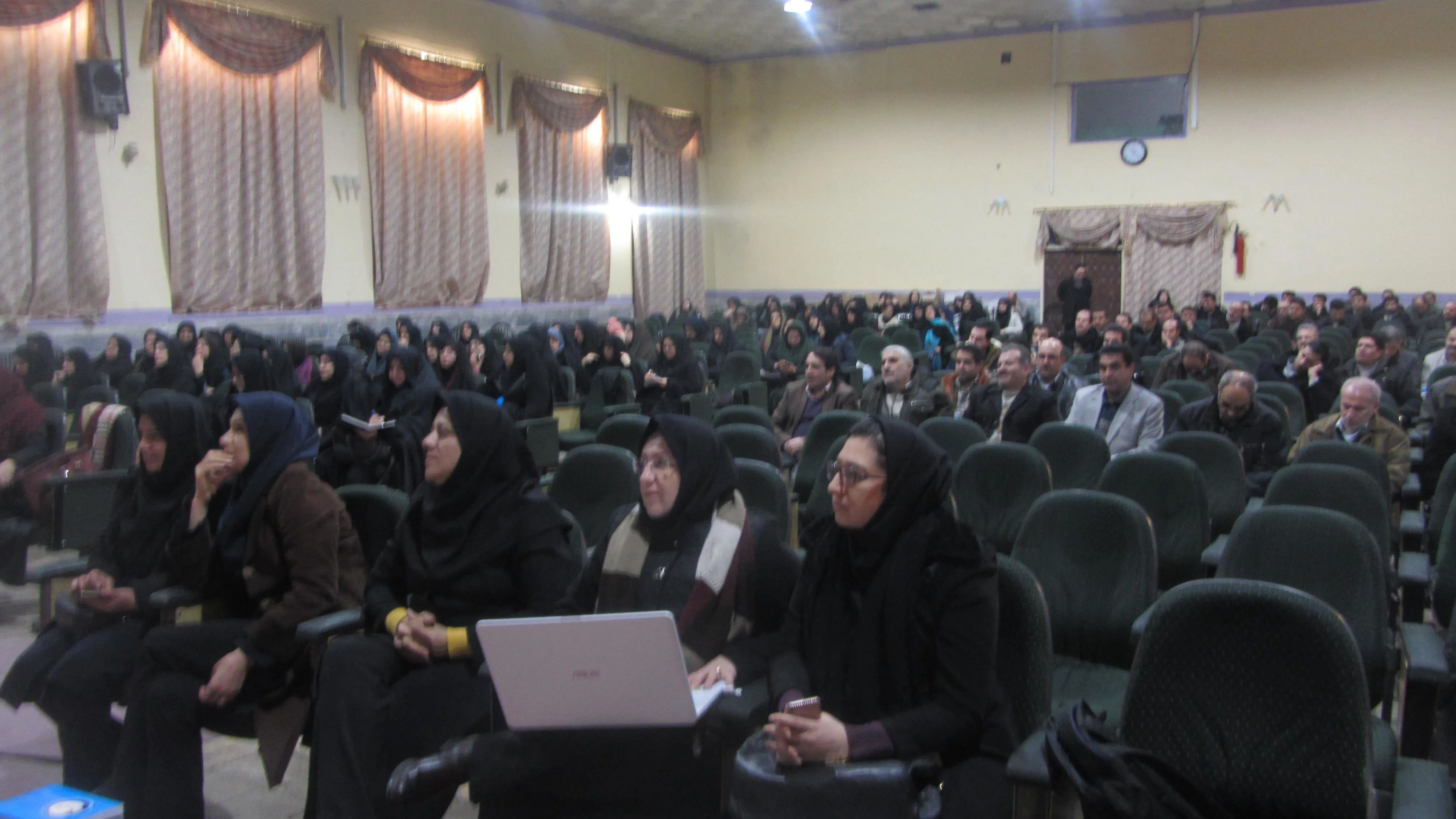 دوره آموزشی با عنوان ((راهنمای جامع آموزش سلامت )) برای 600 نفر از معلمان دوره متوسطه شهرستان مراغه برگزار گردید 