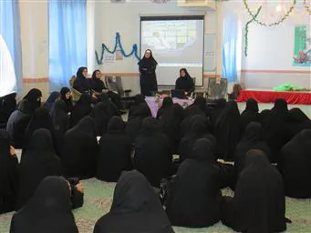 برگزاری جلسه آموزشی با هدف تربیت سفیران سلامت جوان برای طلاب حوزه علمیه خواهران فاطمه الزهرا شهرستان مراغه 