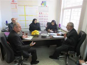 بازدید دکتر سروش از فعالیتهای حوزه معاونت بهداشت در پیشگیری از بیماریهای تنفسی