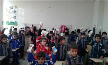 در هفته ملی تغذیه سالم ، برنامه های متنوعی در مراکز خدمات جامع سلامت و خانه های بهداشت اجرا شد. 