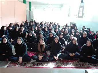 جلسه آموزشی با موضوع پیشگیری از آسیبهای اجتماعی برای دانش آموزان مدرسه دخترانه هاجر برگزار گردید .