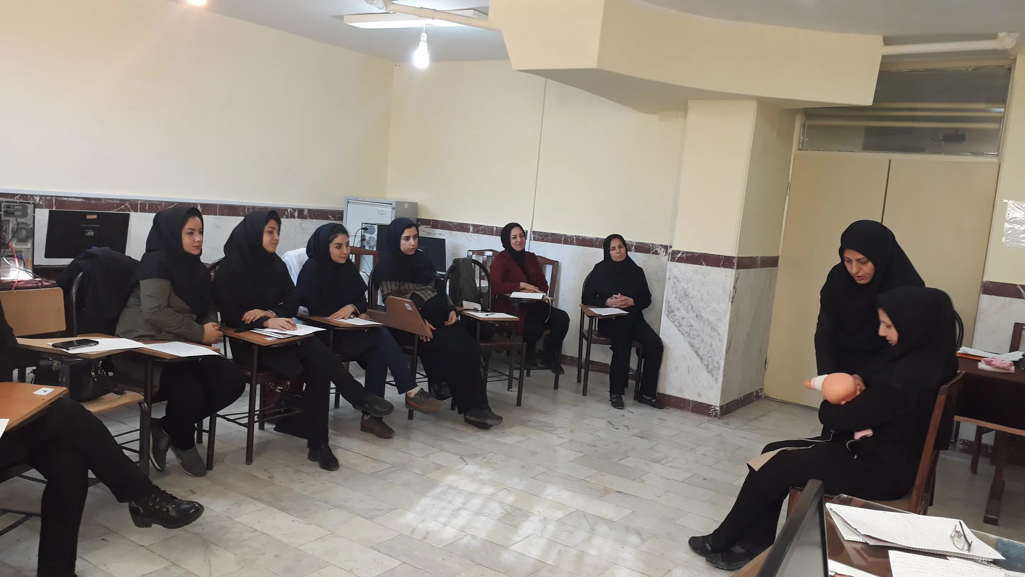 جلسه آموزشی ترویج تغذیه با شیر مادر  برای کارشناسان تغذیه برگزار گردید 