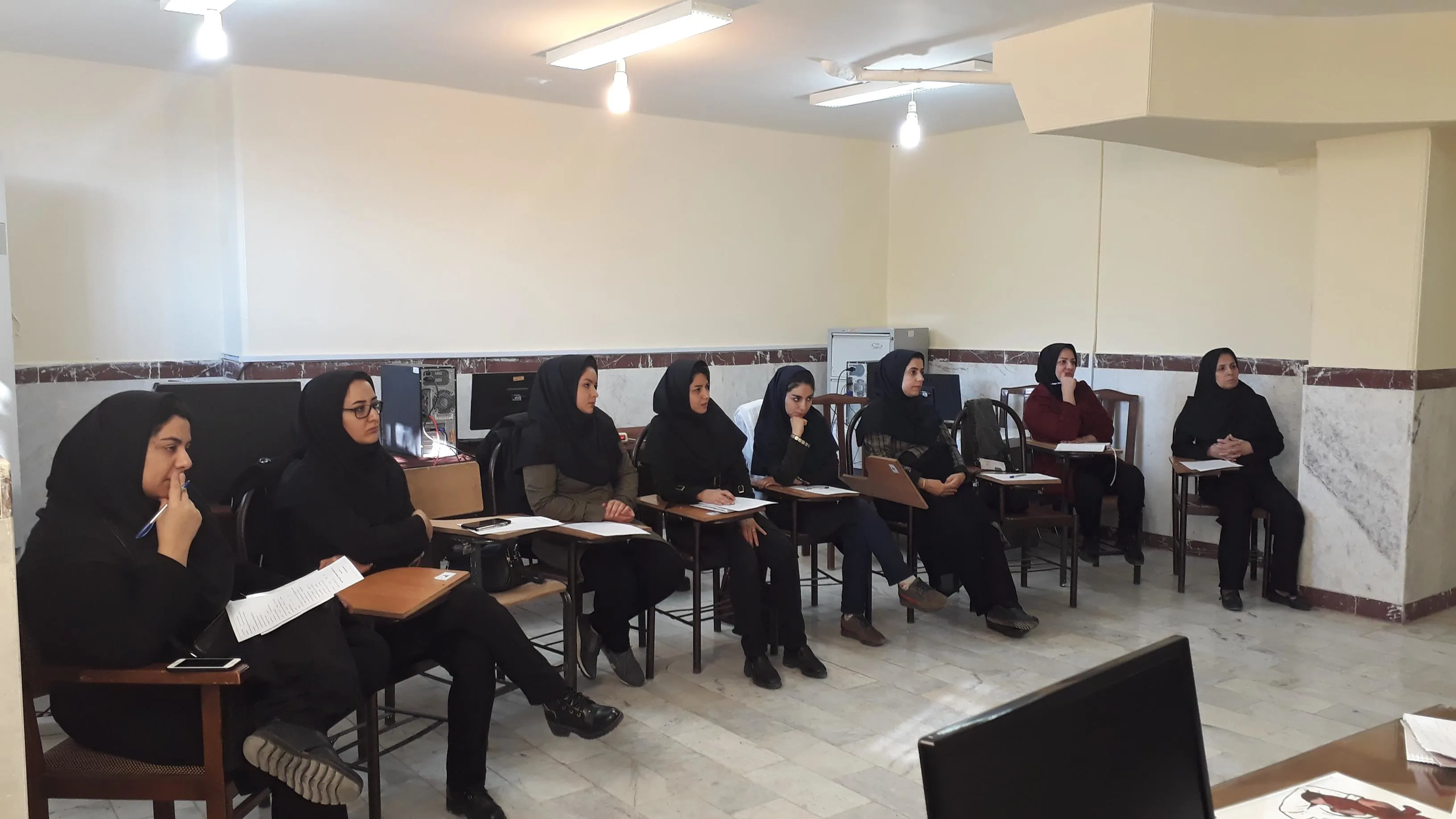جلسه آموزشی ترویج تغذیه با شیر مادر  برای کارشناسان تغذیه برگزار گردید 