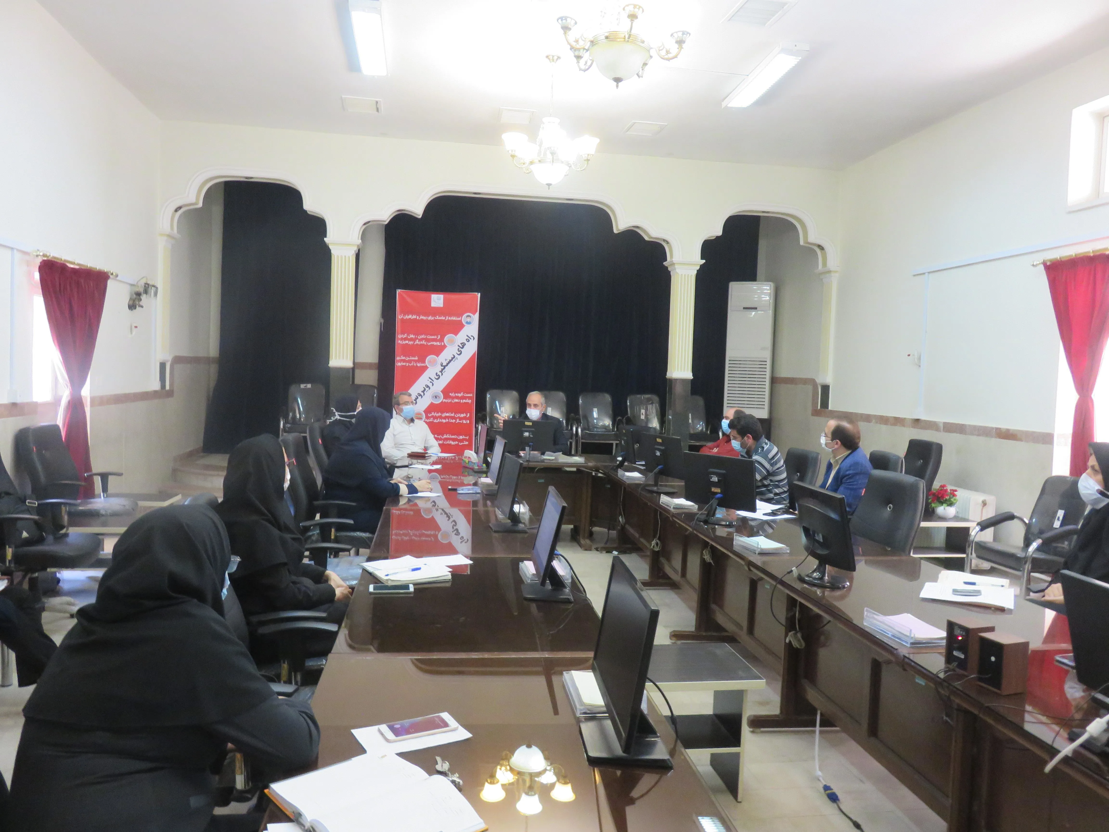 تمامی فعالیتهای اجرایی و شاخص های بهداشتی مراکز خدممات جامع سلامت و خانه های بهداشت باید به روند عادی برگردد .