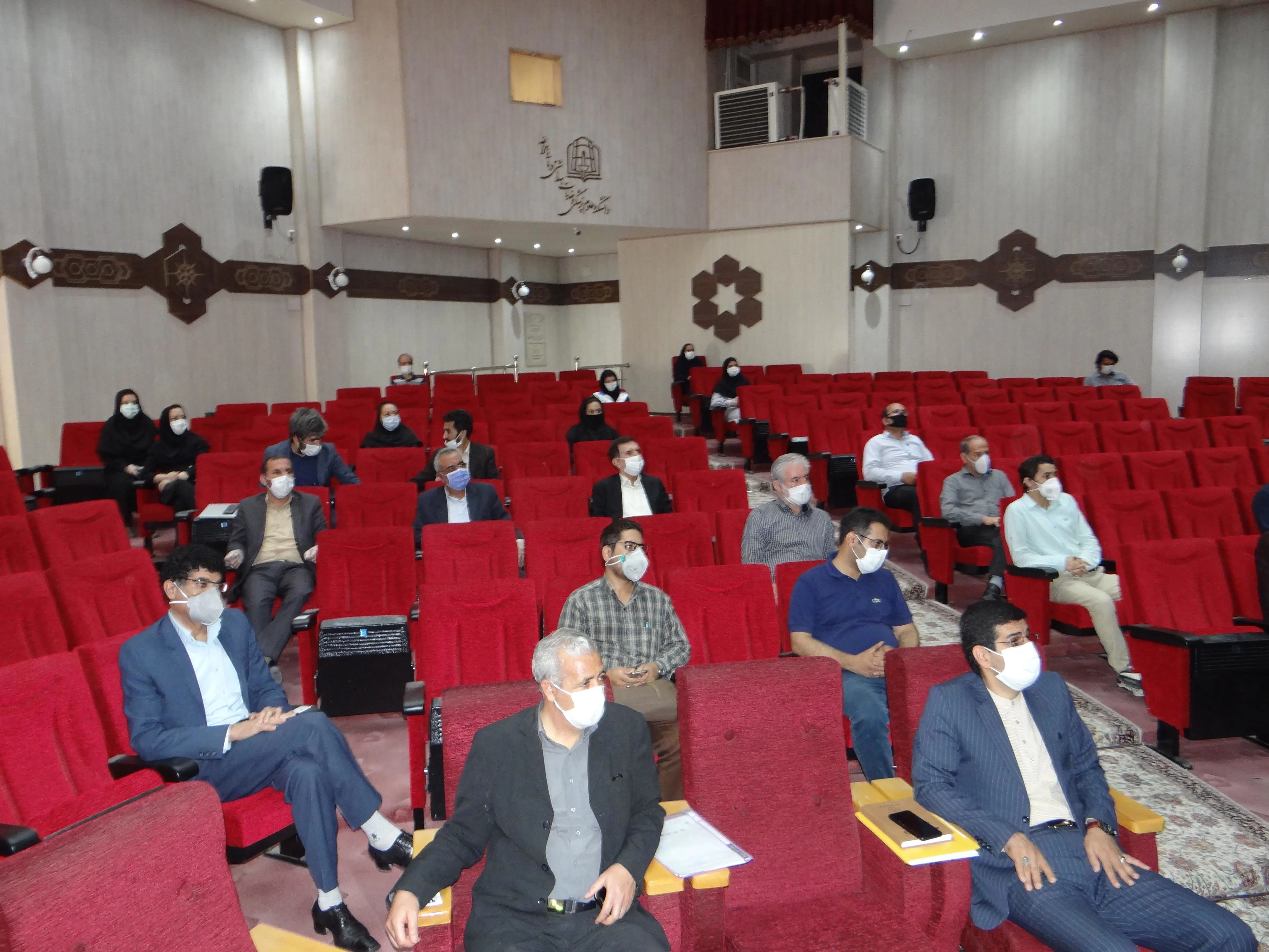 جلسه آموزشی با موضوع پیشگیری از کرونا برای متصدیان دفاتر پیش خوان  برگزار گردید.