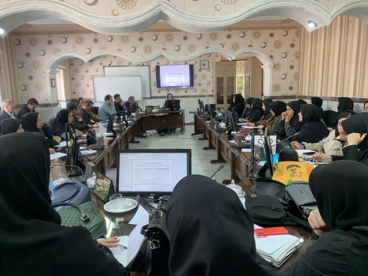 جلسات آموزشی بسته های جدید خدمتی برگزار شد 