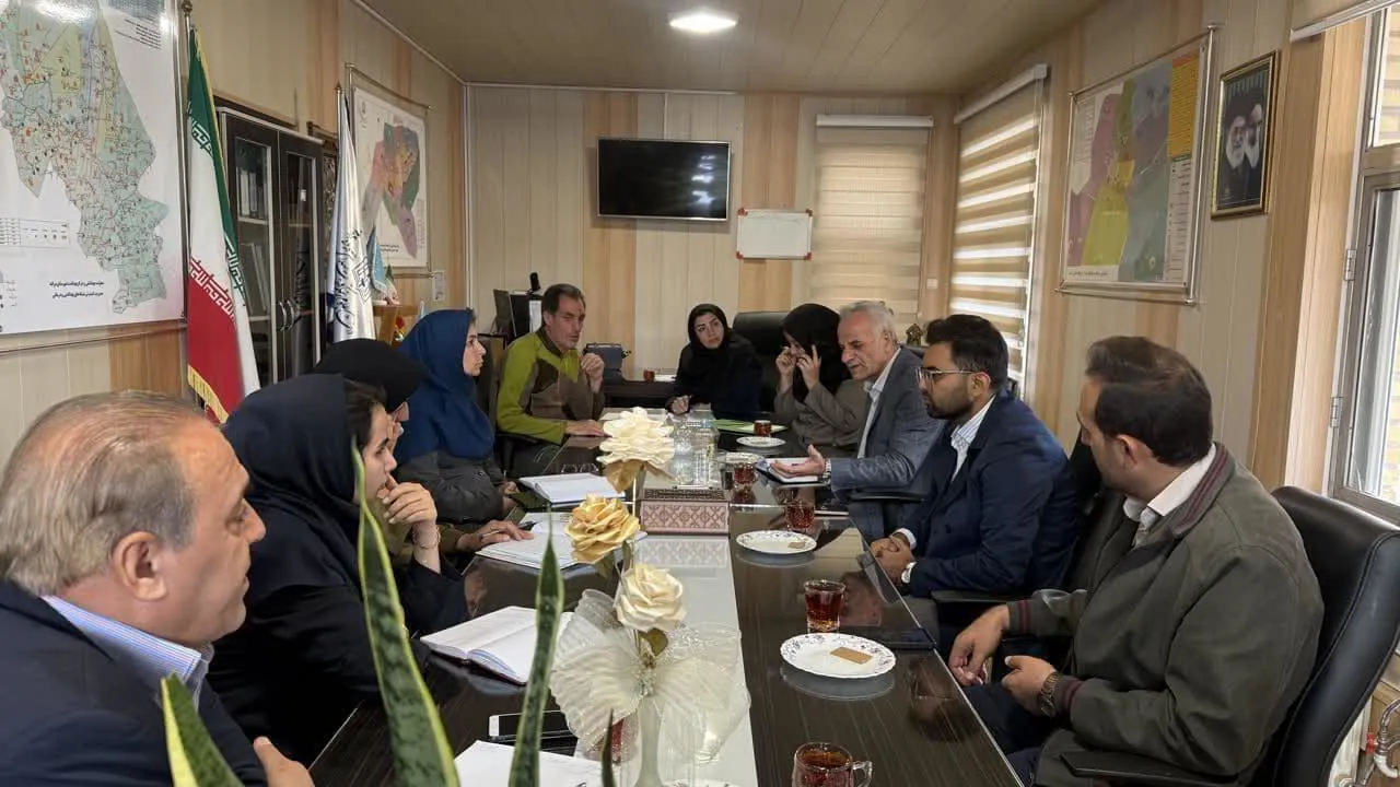 نشست هم‌افزایی برون‌بخشی برای اجرای برنامه «بچه‌های میکاییل‌آباد» با محوریت ارتقای فرهنگ سلامت و نشاط اجتماعی در محلات شهرستان مراغه
