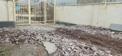 آغاز بهسازی حیاط خانه بهداشت چیبنلو با مشارکت مردم و خیرین