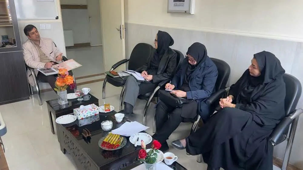 بازدید معاون بهداشتی از مرکز خدمات جامع سلامت شبانه روزی خداجو