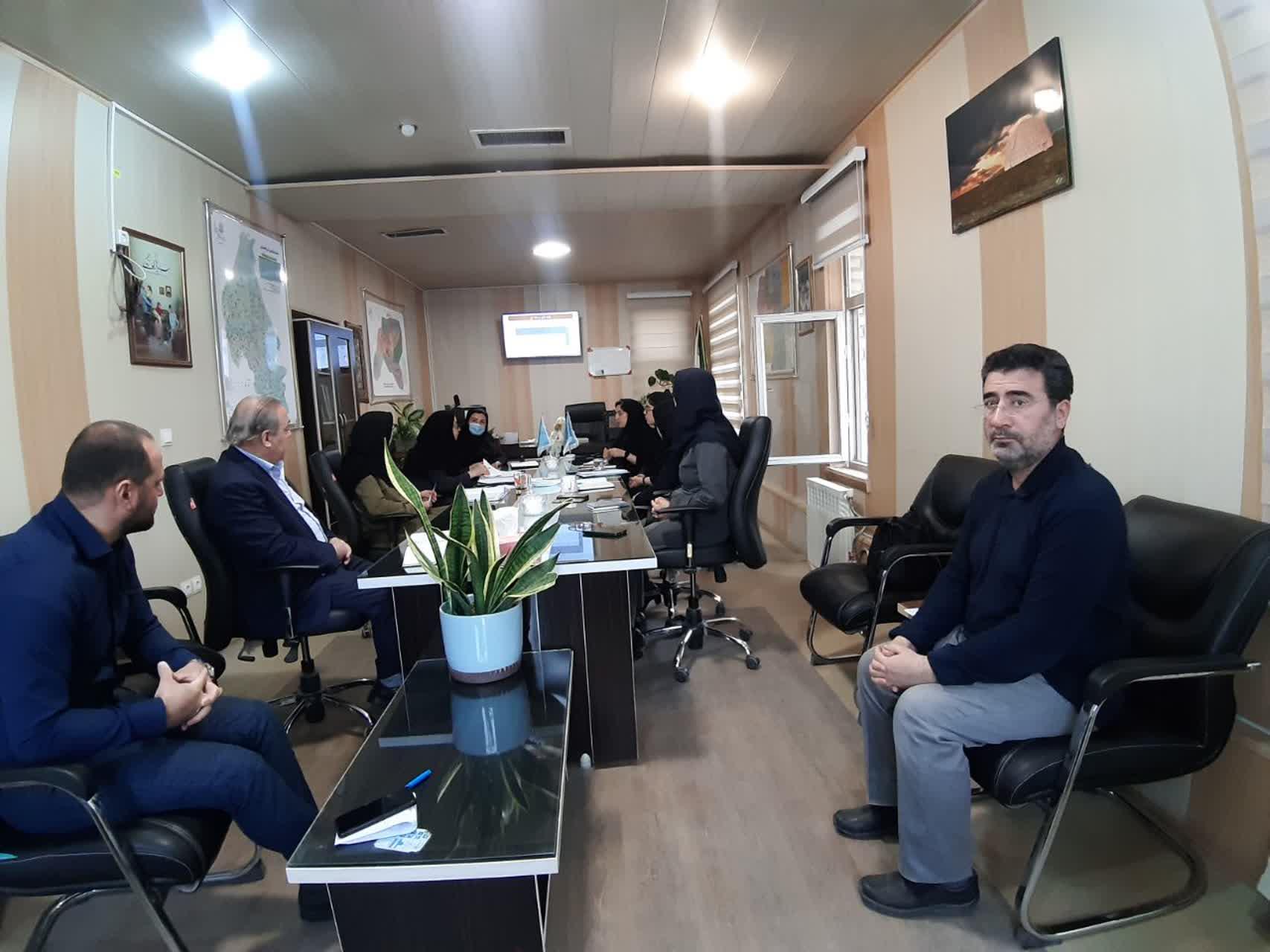 برگزاری جلسه آموزشی و هماهنگی اجرای «بسته خدمات پایه سلامت کارکنان» ویژه رابطین سلامت ادارات مراغه